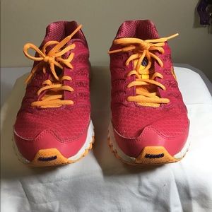 Size 9.5 women’s runners